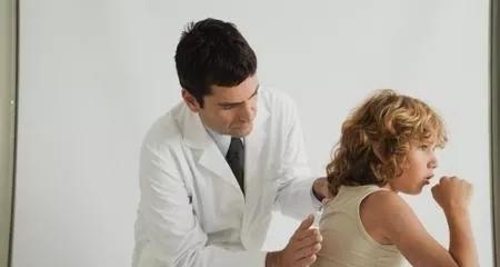 孩子崩溃大哭怎么缓解情绪,孩子咳嗽总不好家长内心崩溃了