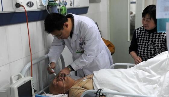 17岁高中生老想吐怎么了,17岁中学生呕吐去世