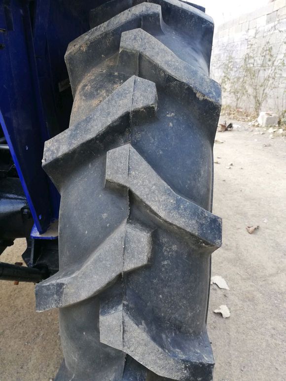 福田雷沃拖拉机怎么样值得买吗,雷沃拖拉机便宜还是东方红便宜