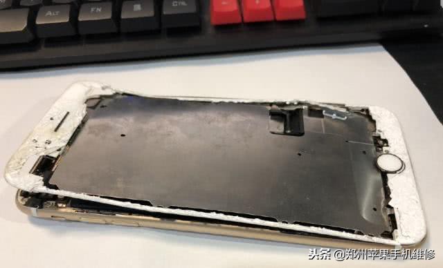 苹果手机7p摔了一下一直自动重启,苹果7p摔了一下怎么没事自动重启