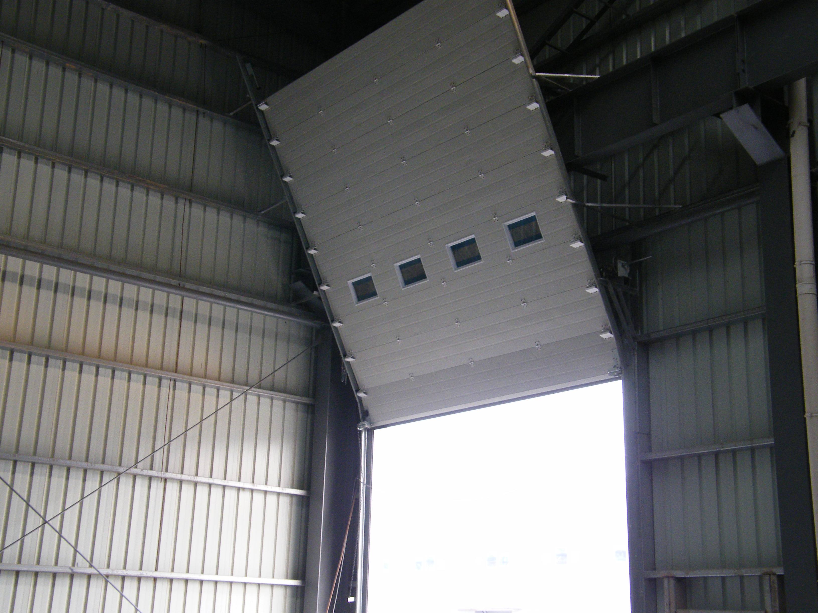 滑升门哪种好,平移门和滑升门哪个好