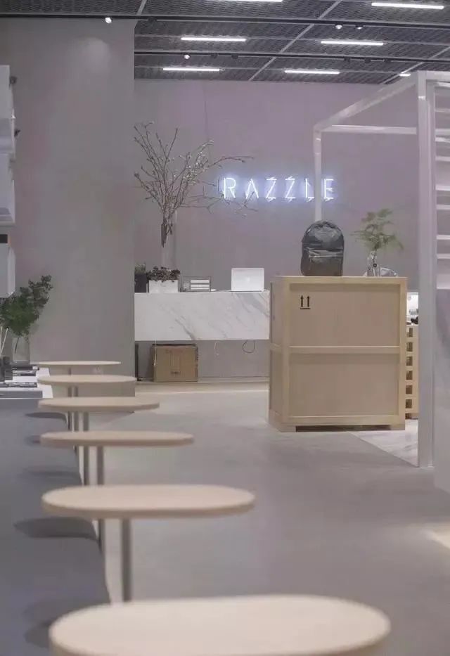 地素razzle深圳男装,地素时尚入股运动潮牌