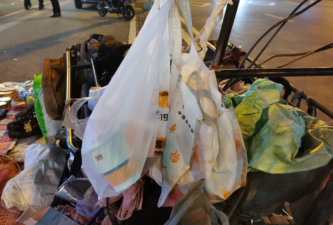 疫情过后看熙熙攘攘的人群,疫情过后去大街上看人来人往