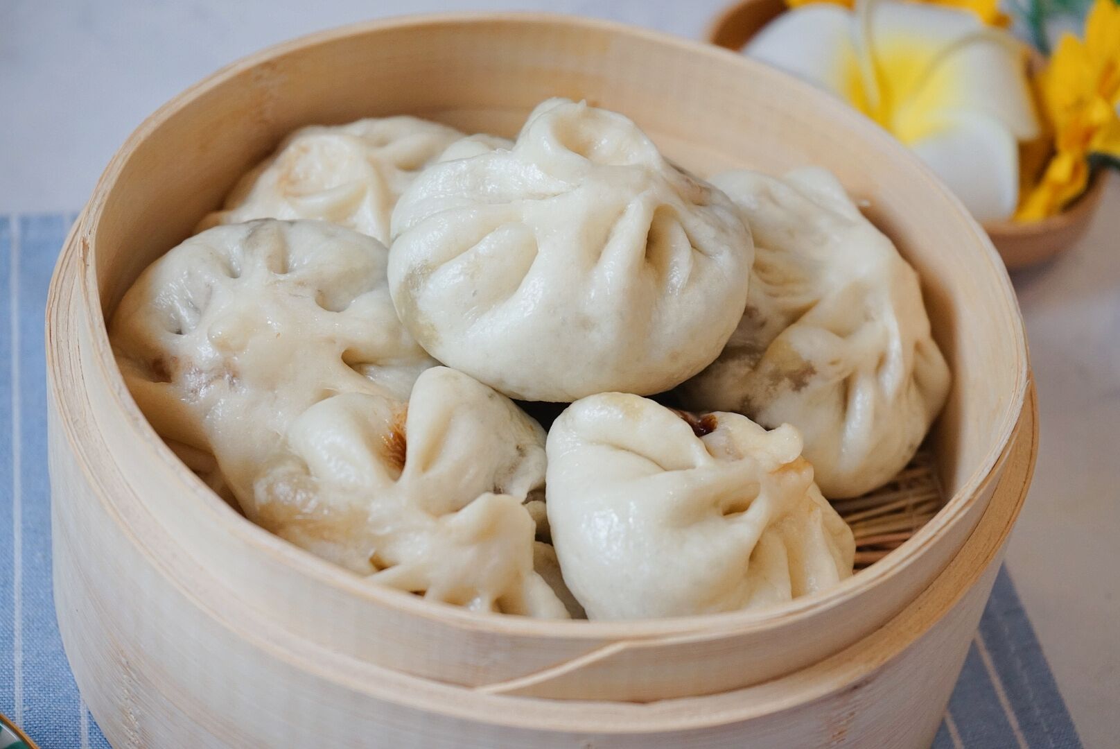 迎头伏学面食,这道全民大爱的酱肉包,配料调味都讲究,一看就会