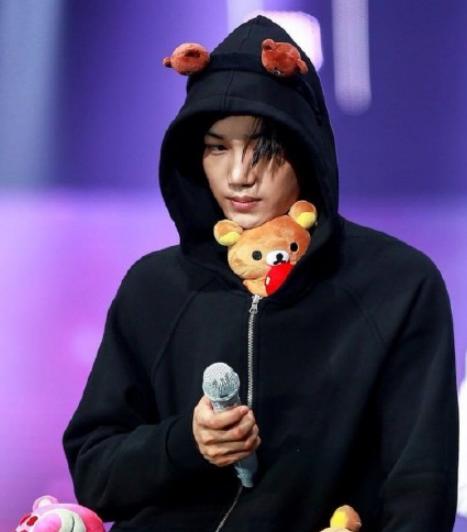 显微镜观察女孩,显微镜女孩金钟仁