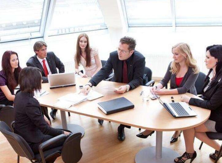 开会领导问你话该怎么回答,开会时领导提问题怎么回答