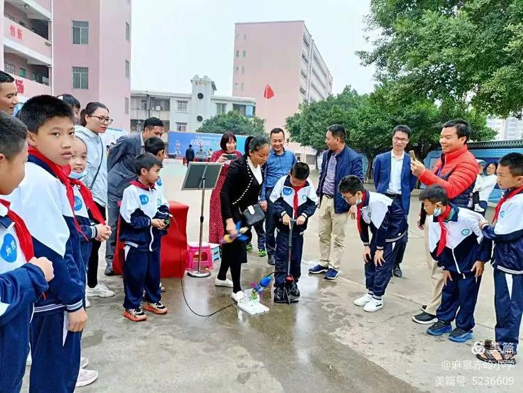 筑梦校园科技节,科技节主题科技筑梦想创新赢未来