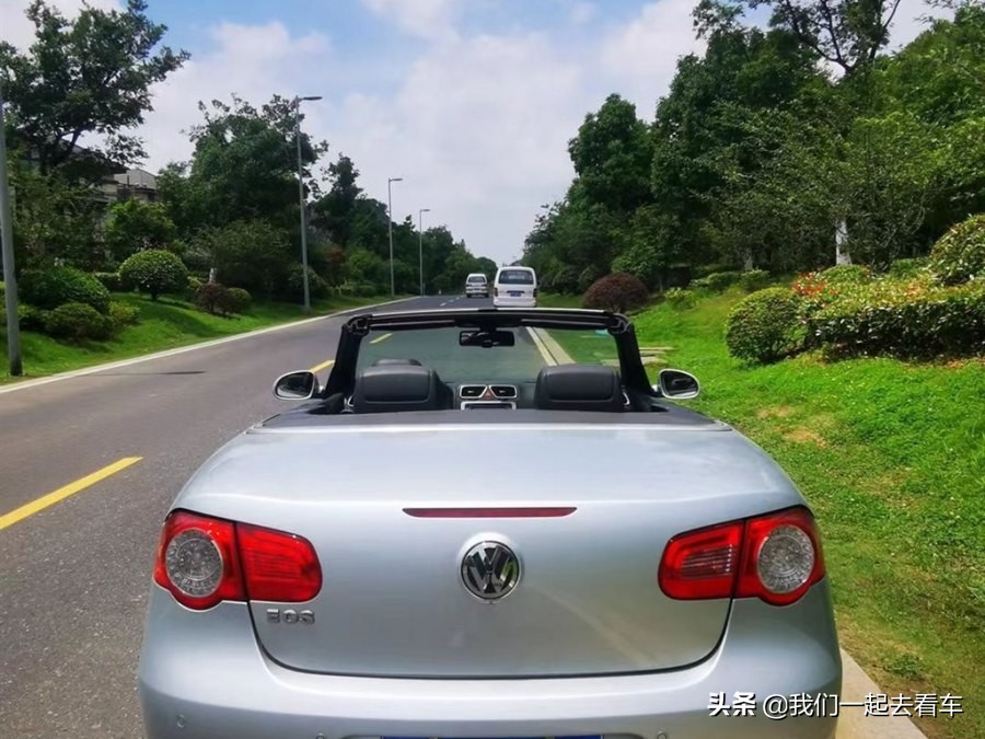 大众又新推出高颜值敞篷车,大众硬顶敞篷车12万外观
