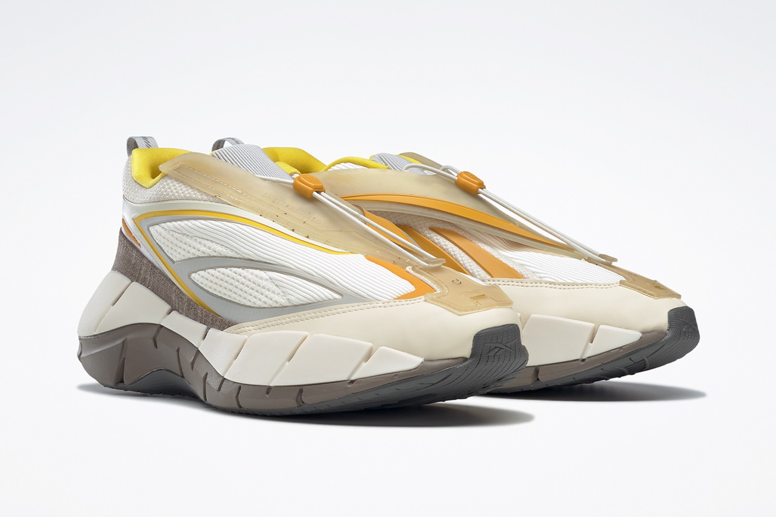 REEBOK看起来很努力很努力