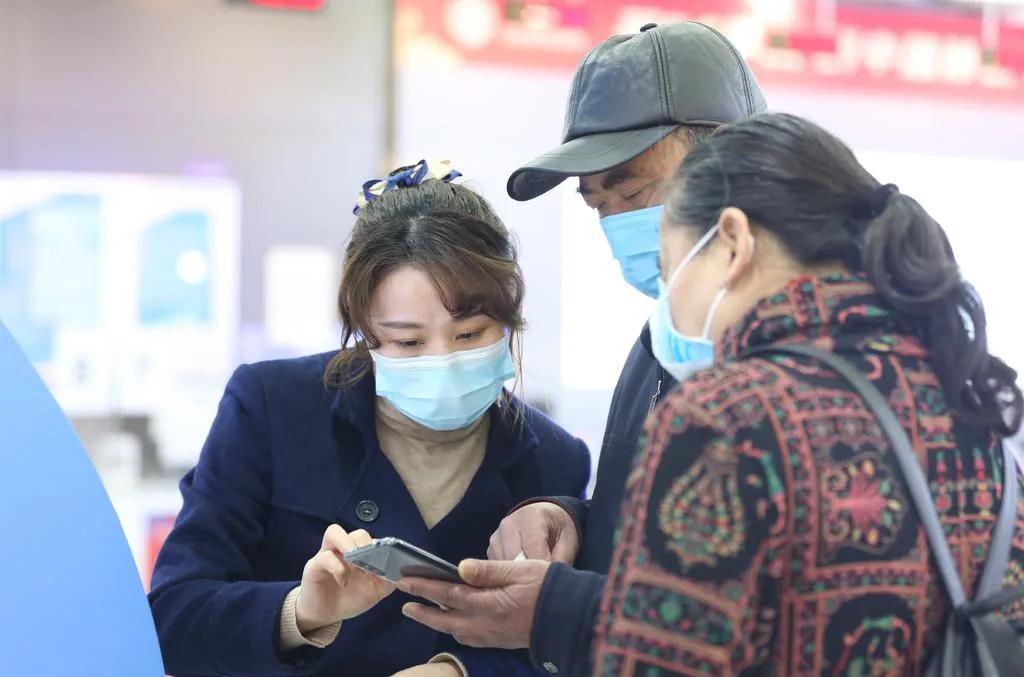 我花一万块钱买了个一千块钱的手机,全是运营商的套路