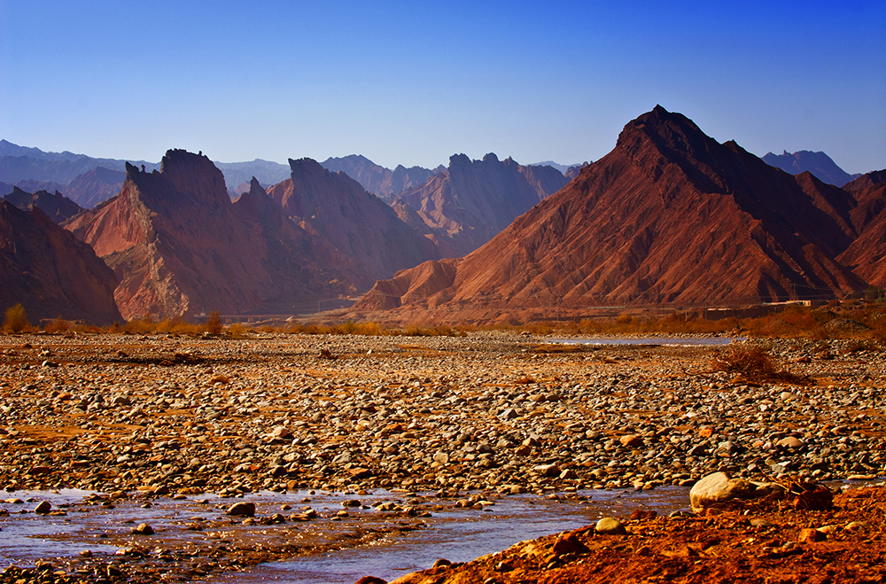 天山天池大峡谷之巅,美丽的天山在西藏吗