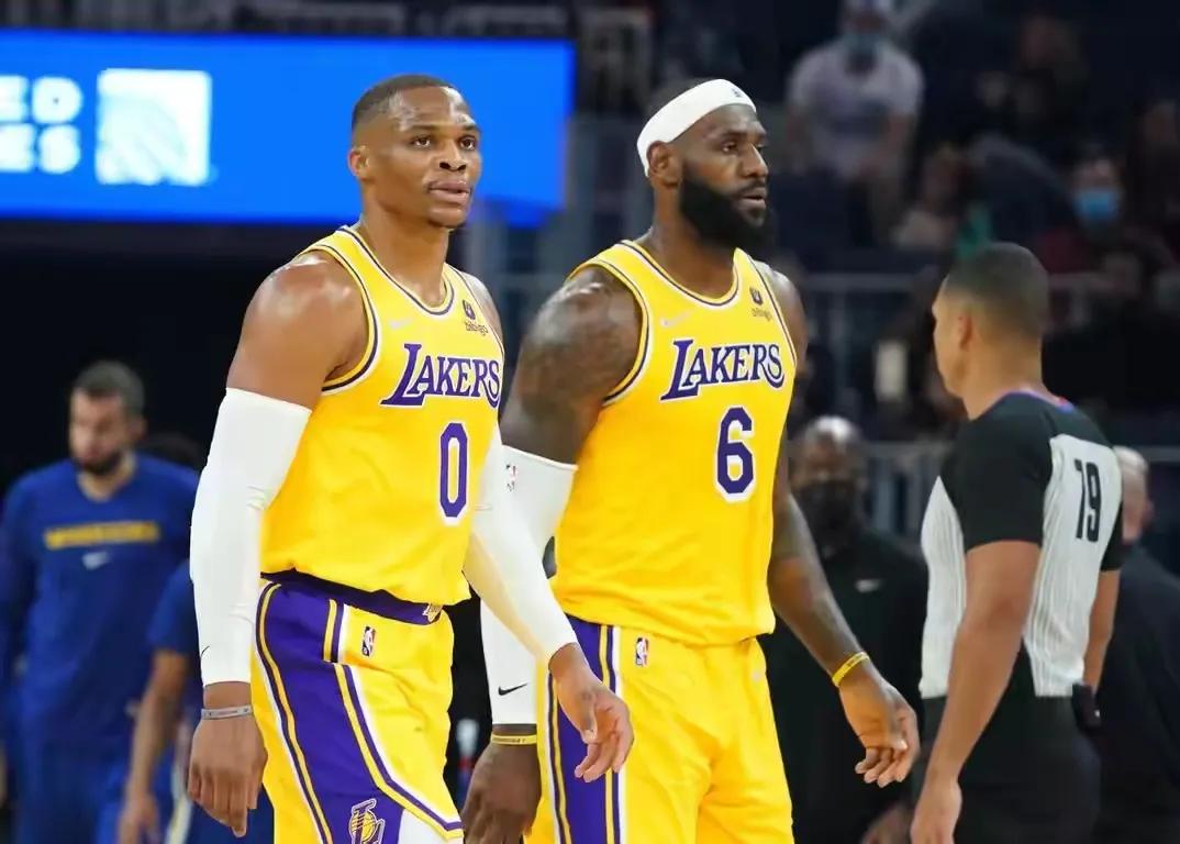 威少背打福克斯湖人季前赛,篮网湖人季前赛哈登威少