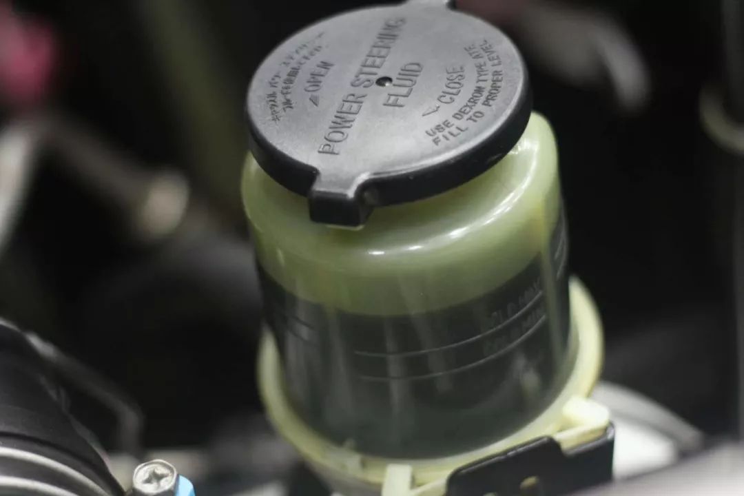 老车翻新：15年后的邂逅，普拉多LC120旧车换新颜，满血复活。