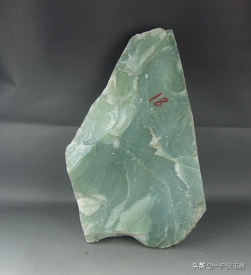 张冠李戴否认了事物的特殊性,张冠李戴与偷换概念的区别