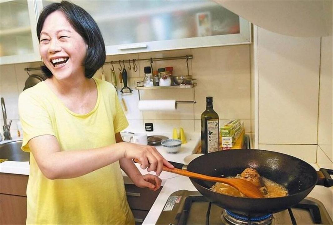 为了孩子长高每天炖大骨头汤,为了孩子长高家长容易么