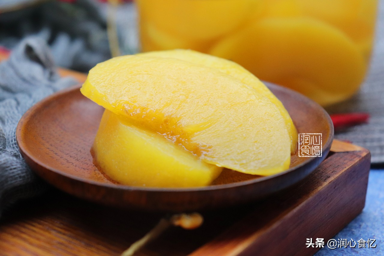 自制黄桃罐头煮和蒸之前，都不能少了这一步，怪不得桃肉酸坏得快