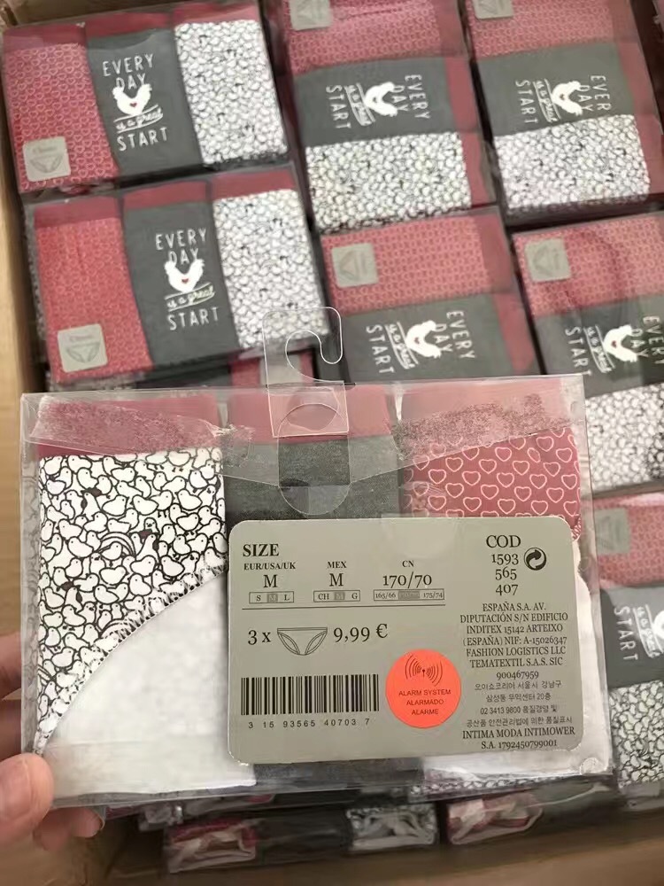 大学生穿戴名牌,小学生有必要穿名牌吗