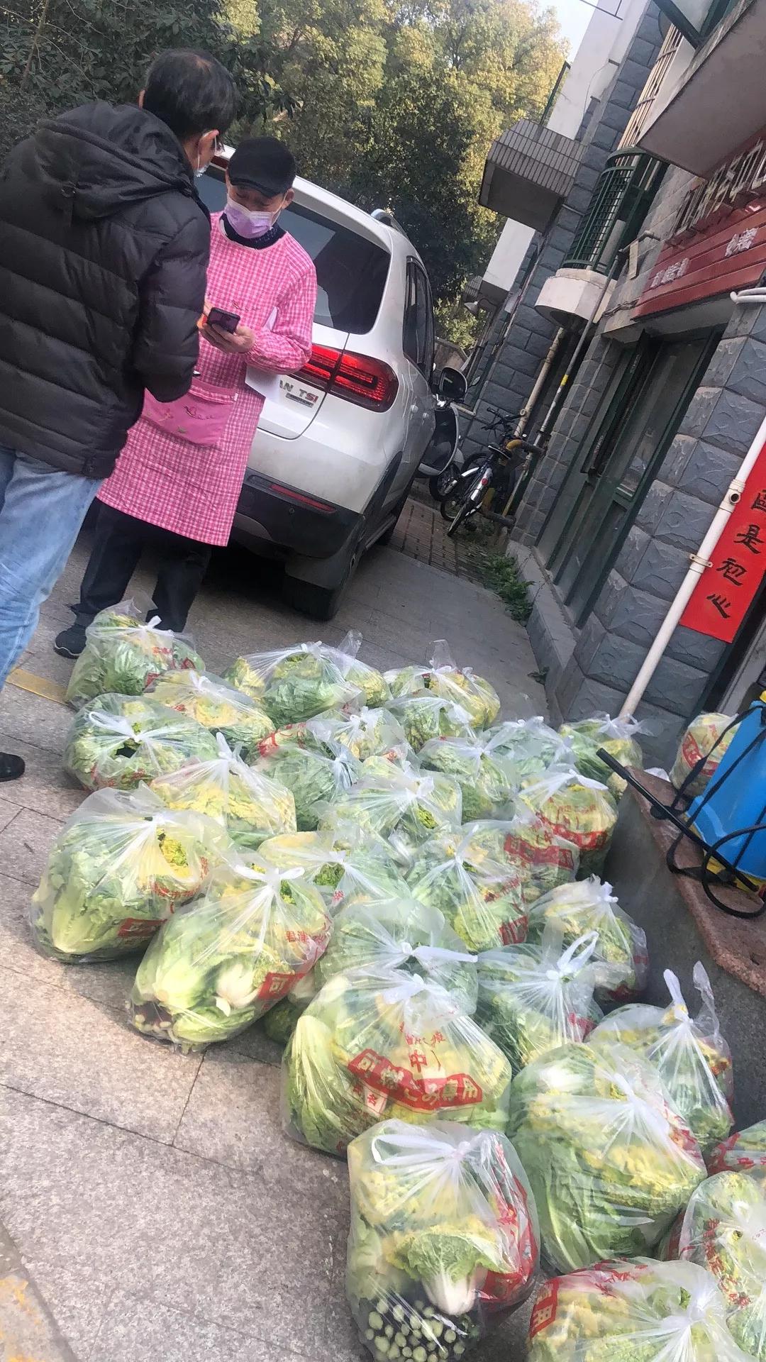 一个0感染0疑似0发热的小区,背后有位“陈经理”