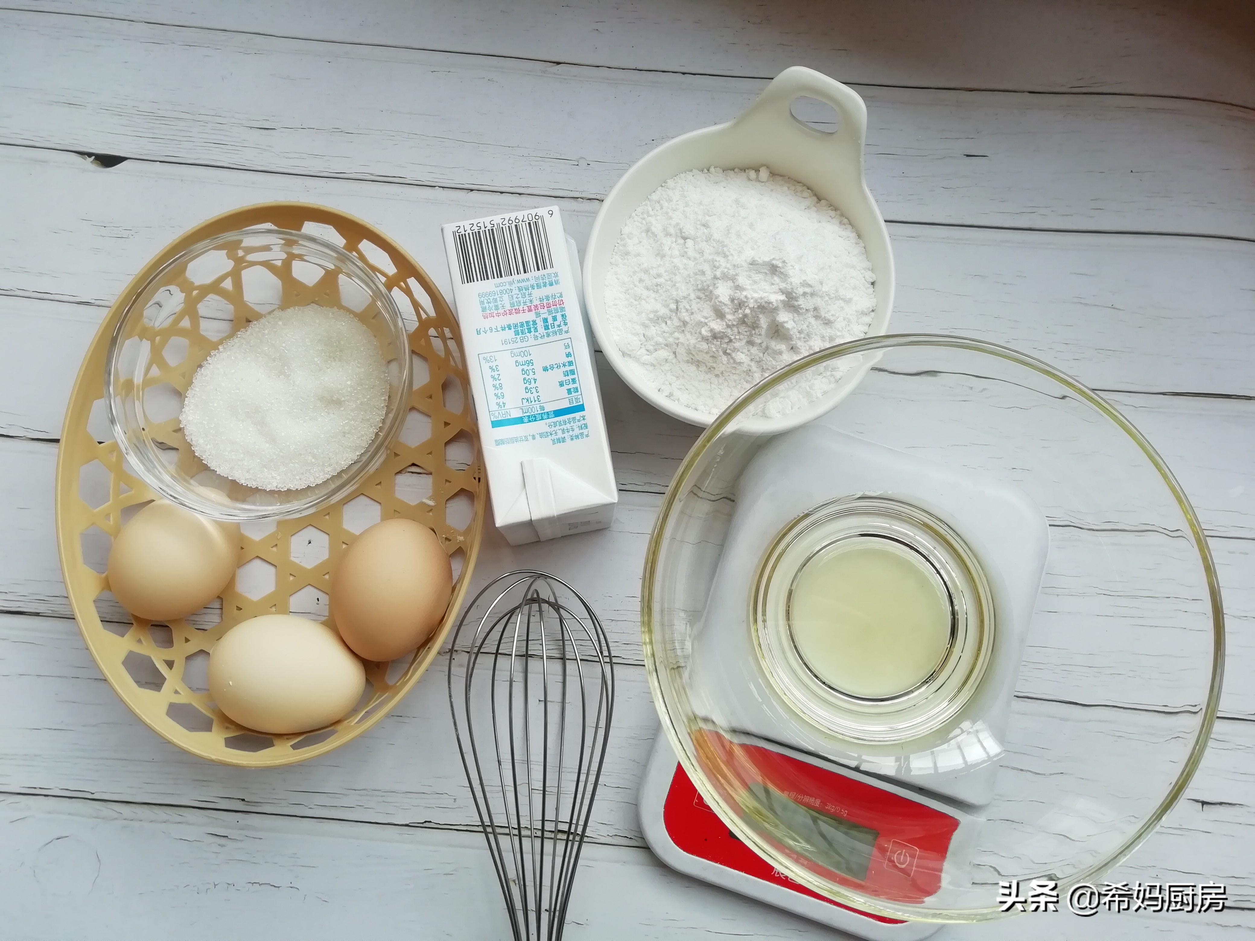 用不完的糯米粉统统拿来做蛋糕吧,只用牛奶和鸡蛋做蛋糕和糯米粉