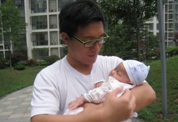 班主任喜得贵子,小学生帮助起名想象力超群,网友:起名“鬼才”