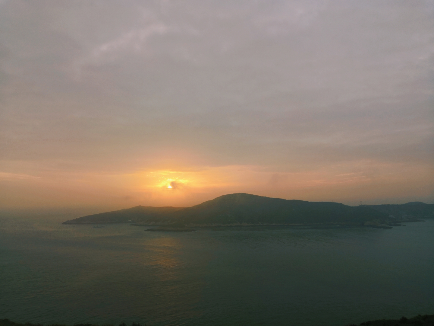 东极岛，这座远离城市喧嚣的小众海岛，因韩寒的《后会无期》大火