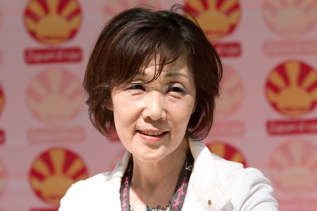 balenciaga2023早春包,hellokitty限定单肩包