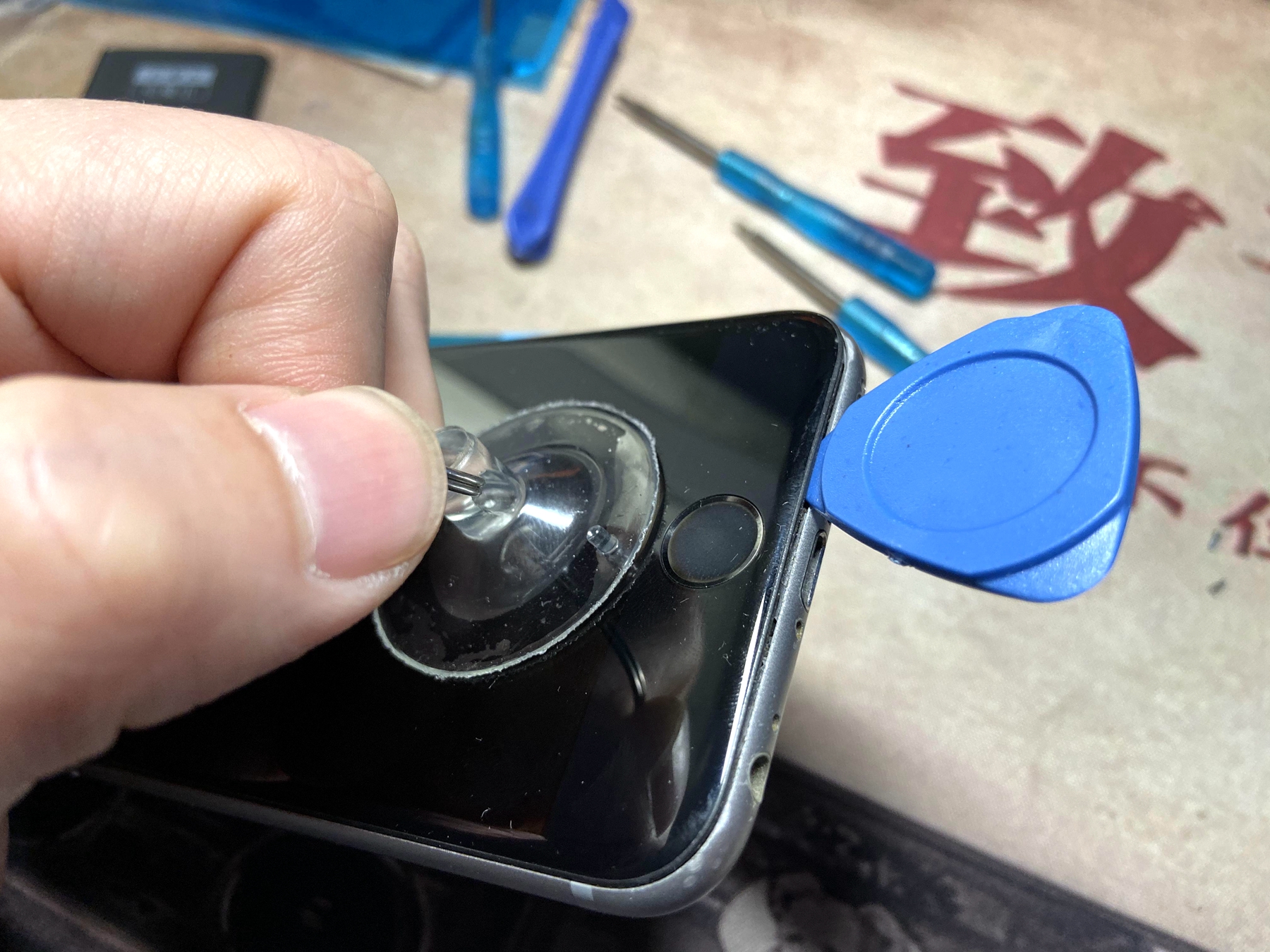 今天给2年717次电池循环次数的苹果6s动了个手术,纯干货多细节)