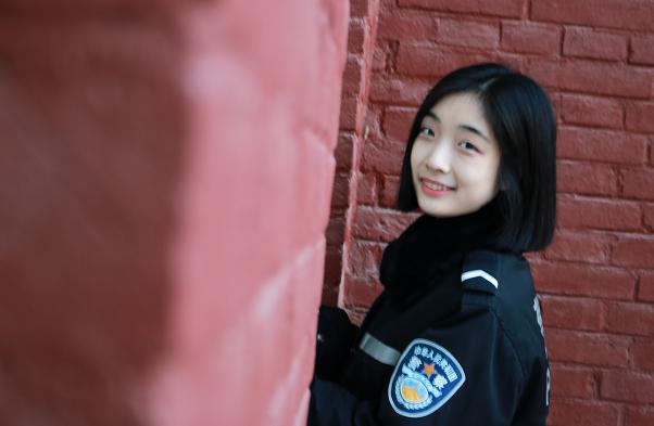 9孔泄洪前夜警花孔令颖接到紧急任务……