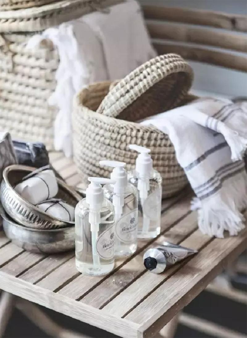 黑塑料袋晒被子杀螨虫是真的吗,衣服放黑塑料袋里晒杀螨虫吗