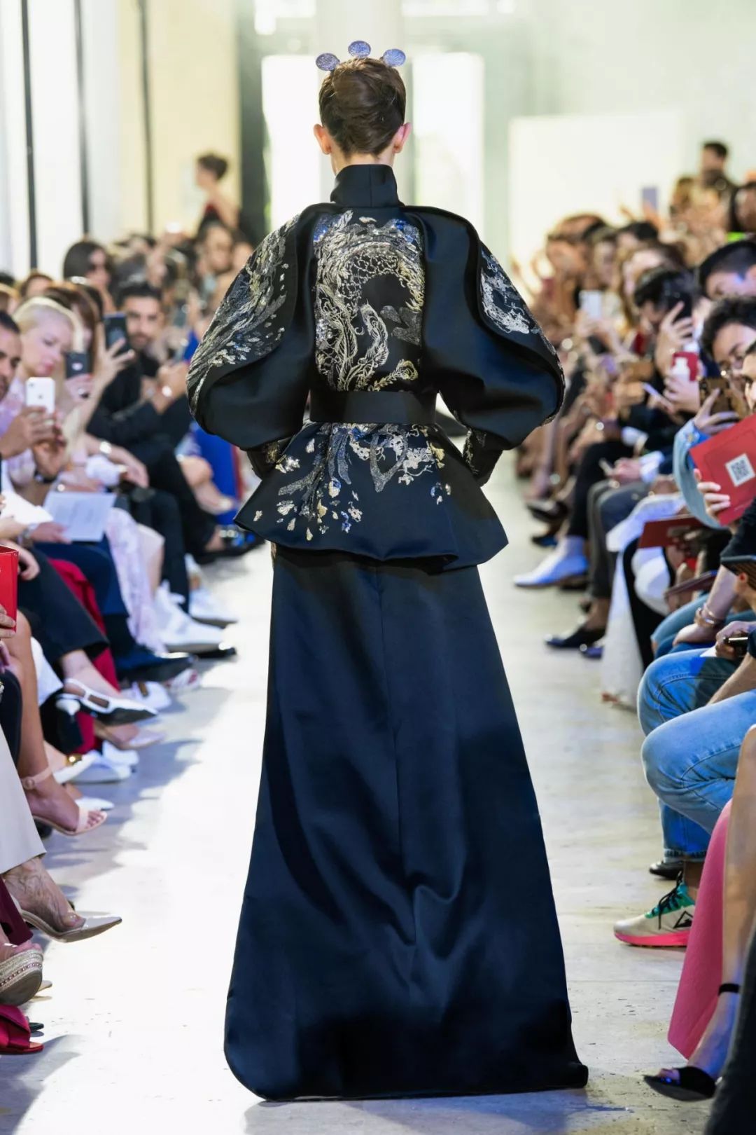 高定eliesaab刘亦菲,eliesaab高定仙女裙