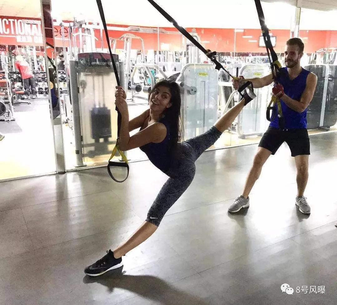 她们还在名媛群拼单，这位柜姐已经收服了世界顶级海王