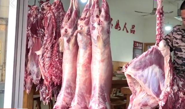 徐州小伙卖羊头,农村大叔50头羊一年利润