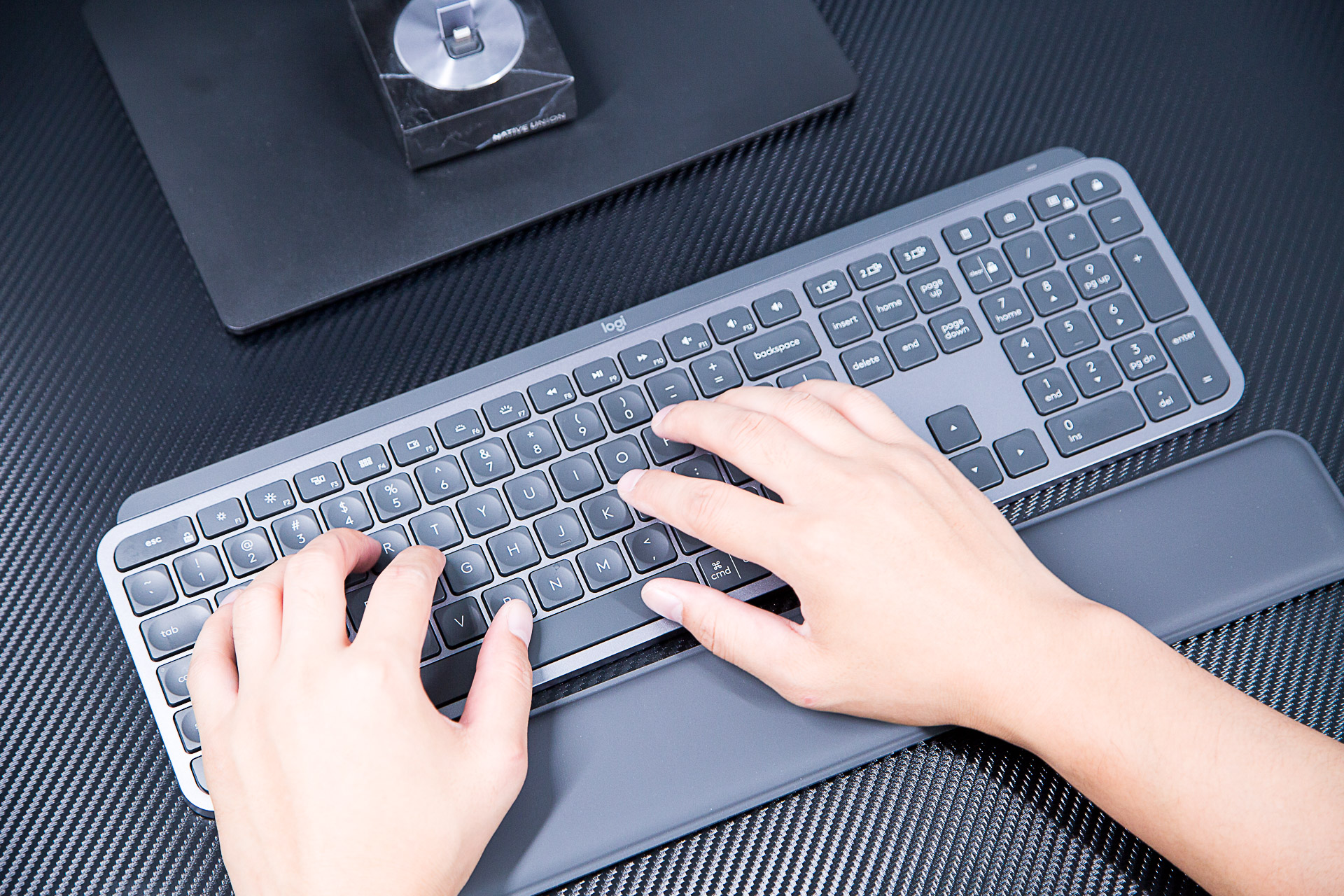 罗技mxmaster2s蓝牙连接电脑,罗技mxmaster2s和3