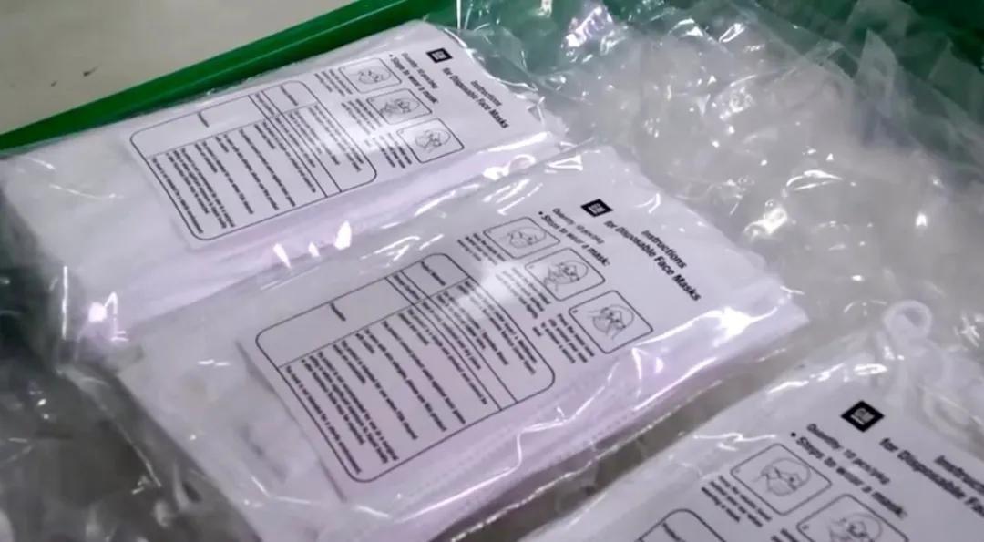 齐了！*博兰**基尼口罩、苹果面具、迪奥洗手液、戴森呼吸机……大牌跨界这样干