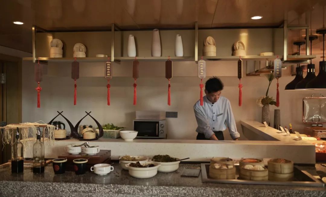 在机场睡觉24小时,在机场等待的6个小时