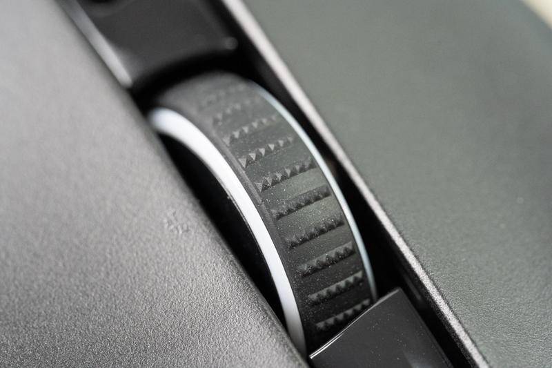 雷蛇发布那伽梵蛇x游戏鼠标,雷蛇razer那伽梵蛇v2游戏鼠标