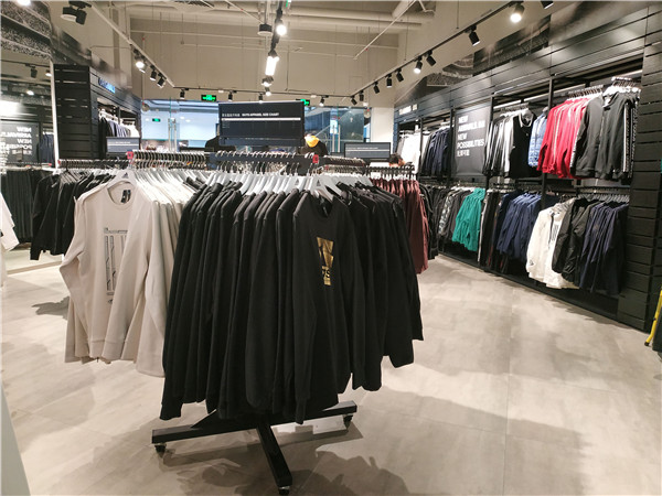 晋江耐克阿迪折扣店,耐克阿迪折扣店的进货渠道在哪儿