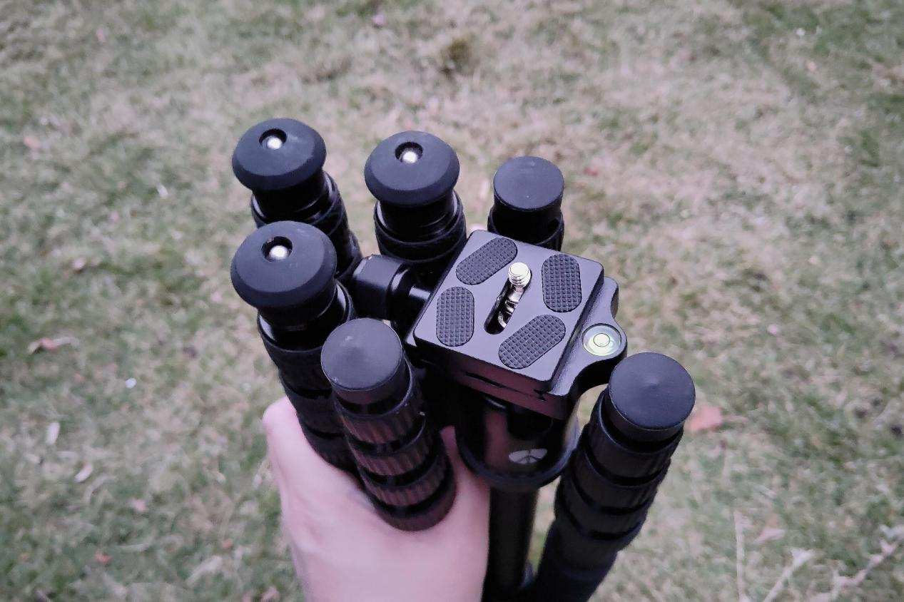 思锐稳定型三脚架套装,思锐迷你三脚架测评