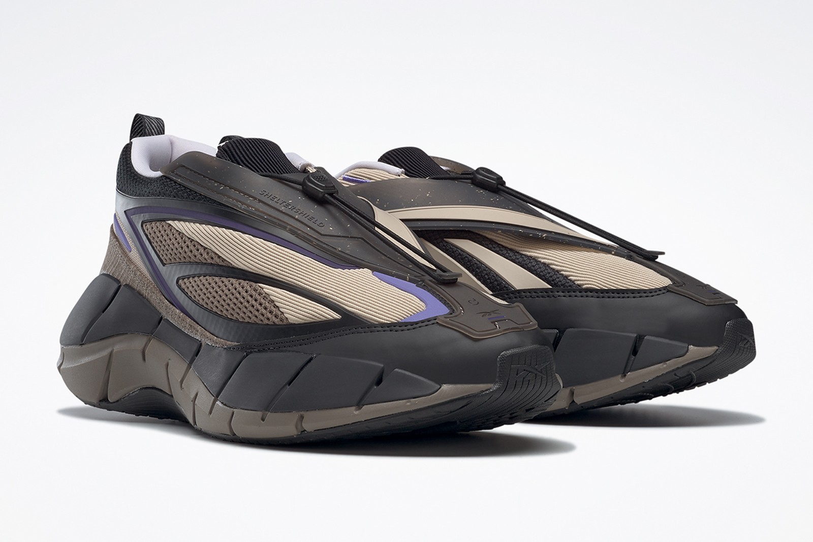 REEBOK看起来很努力很努力