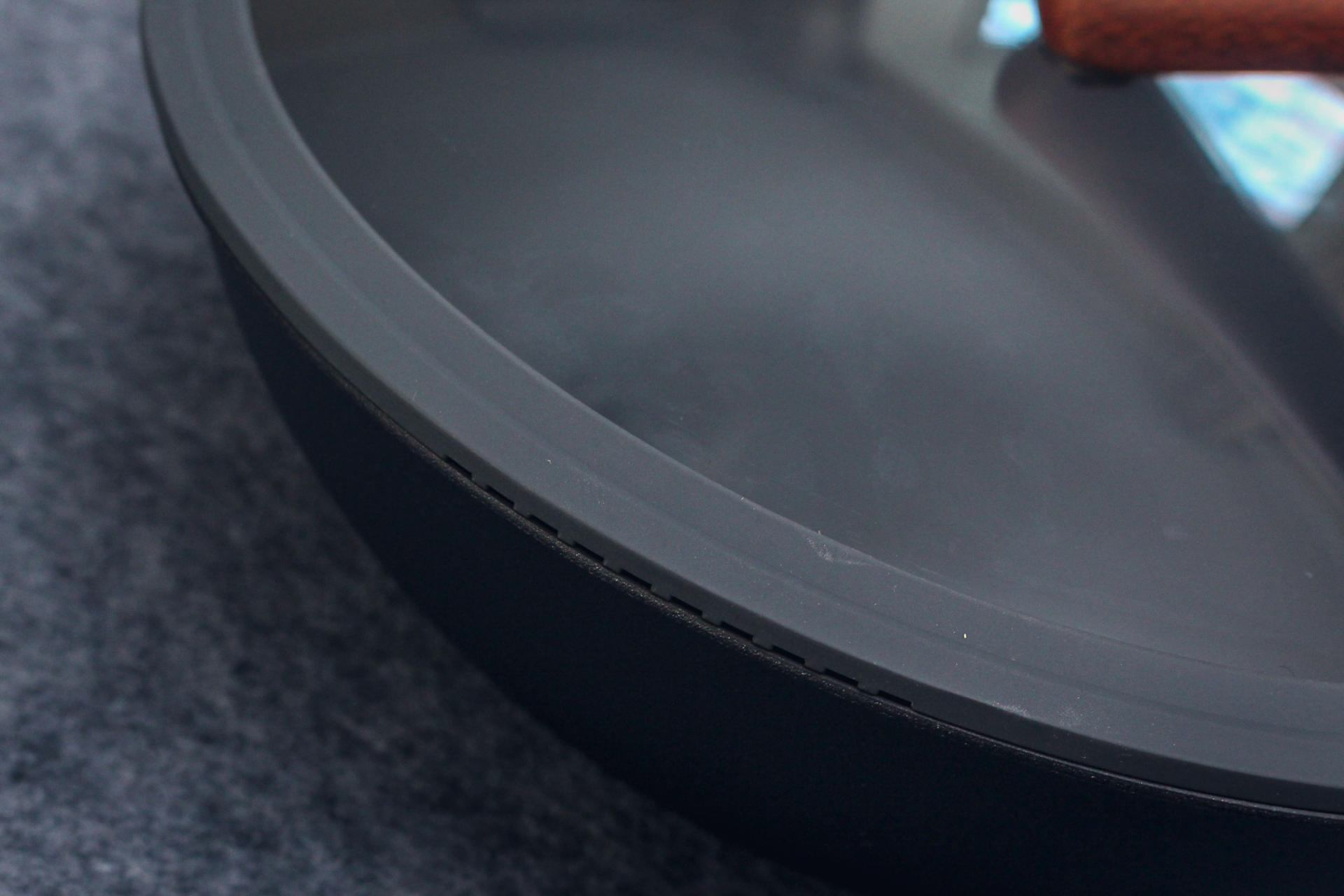 章丘铁锅和三禾不粘锅哪个好,三禾纯钛无涂层炒菜锅