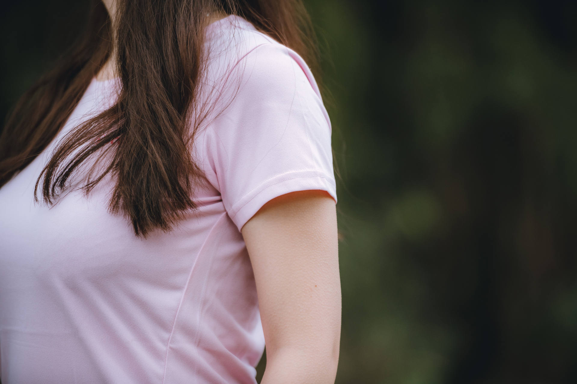 夏季户外徒步怎么穿,户外旅行穿搭图