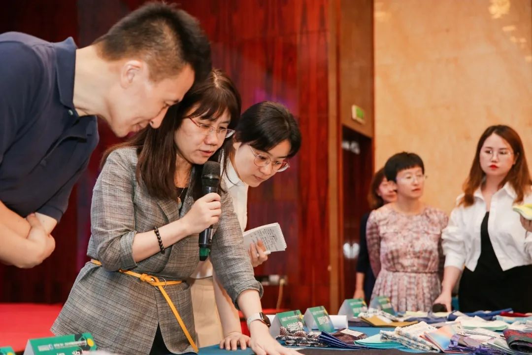 优可丝8812面料,首届中国时尚面料设计大赛评审会
