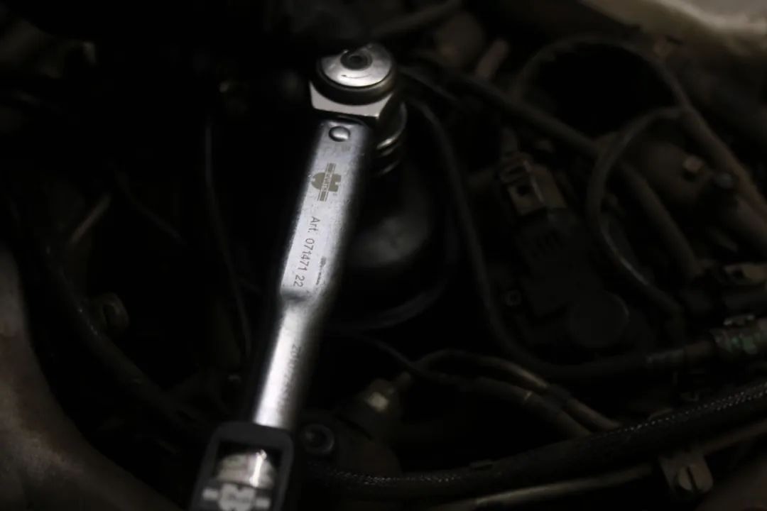 怪兽搞老车：翻新一辆残破生锈的柴油版奥迪A6，翻新后变新车