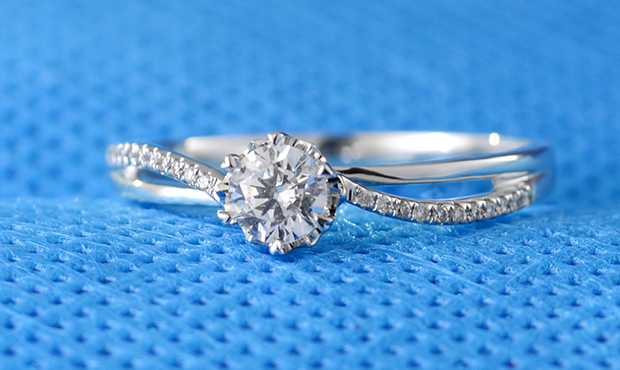 情人节送女朋友黄金字母戒指推荐,圣诞节送女朋友金戒指推荐