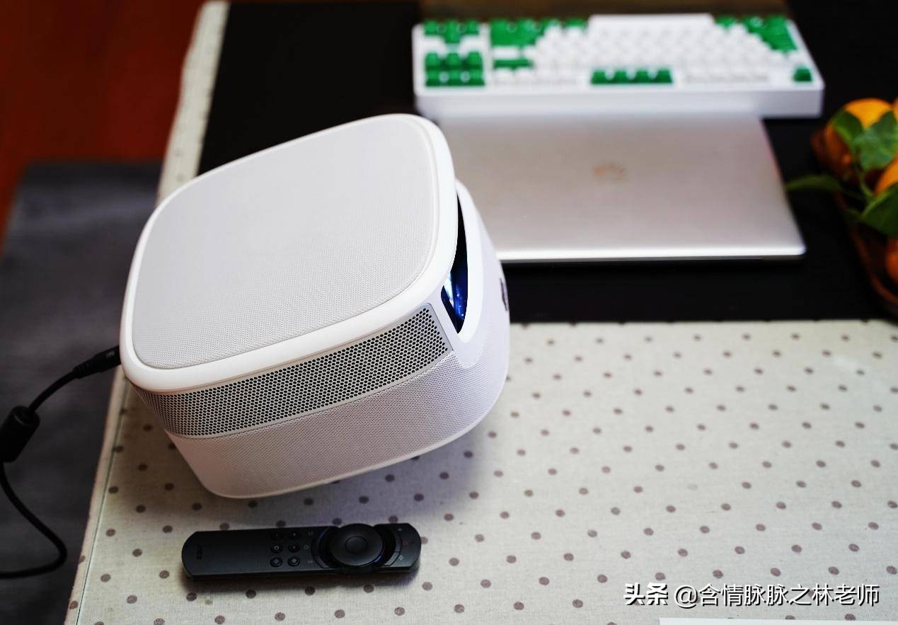 坚果v20投影仪和极米h3s对比,极米投影仪与坚果投影仪哪个更好