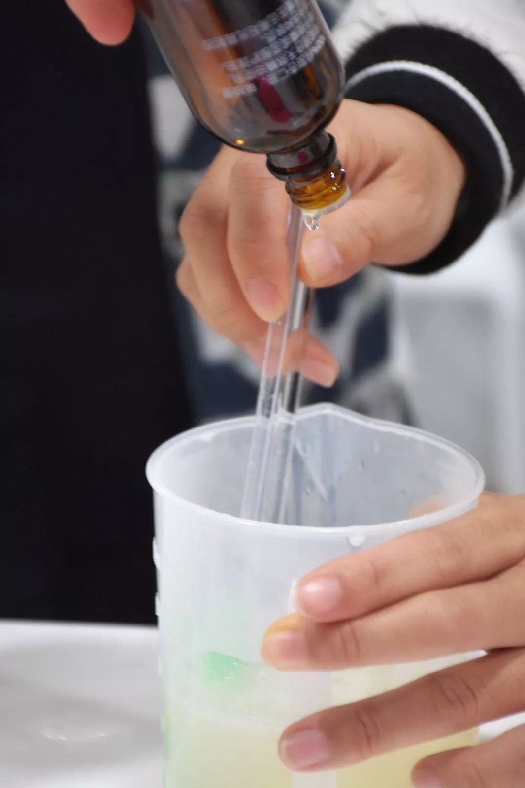 手工diy口红大概需要多久,10秒做口红