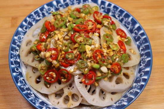 怎么清洗莲藕里面的淤泥,完整莲藕怎么洗干净中间泥