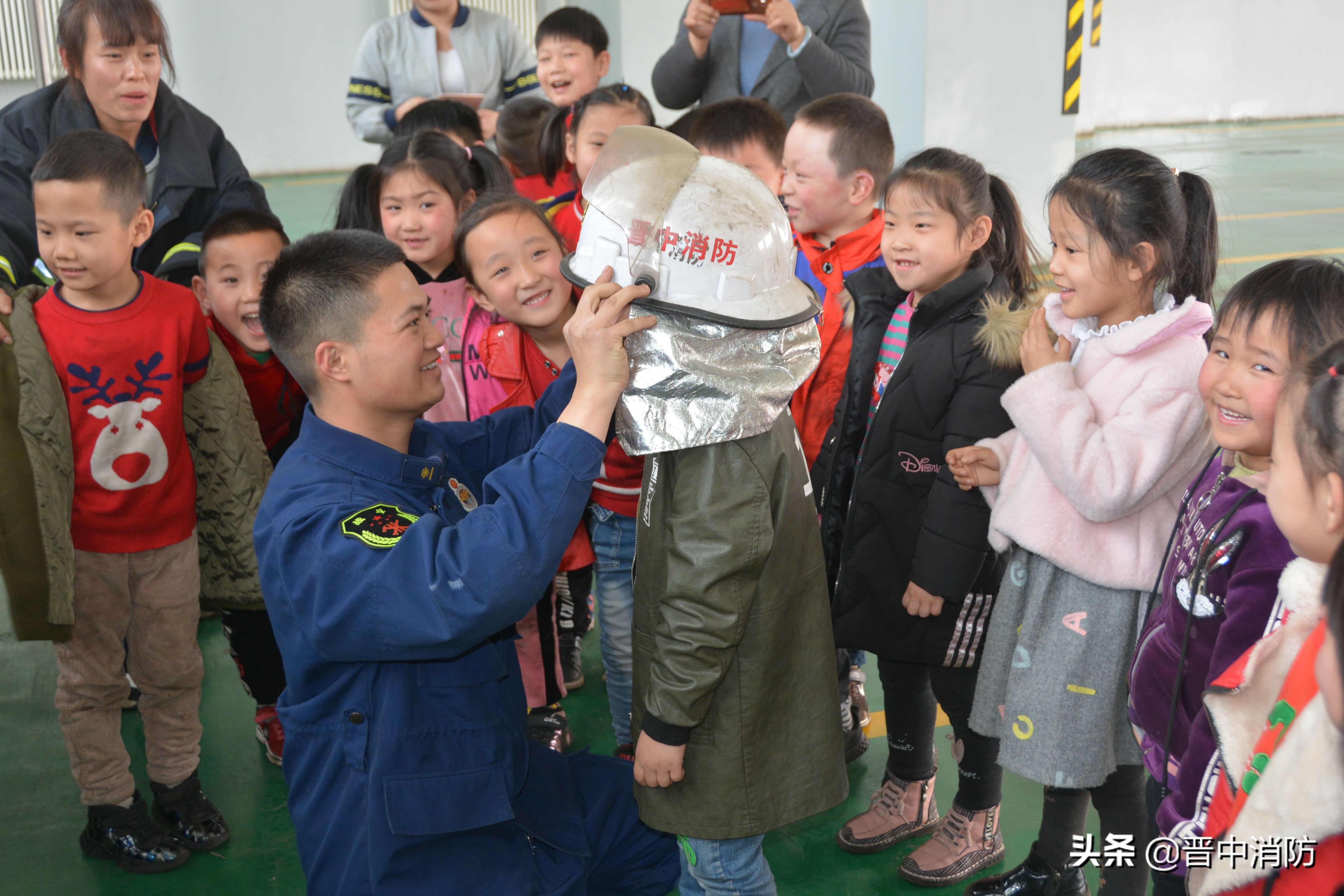 小叮当幼儿园里面的小朋友,介休市小叮当幼儿园地址