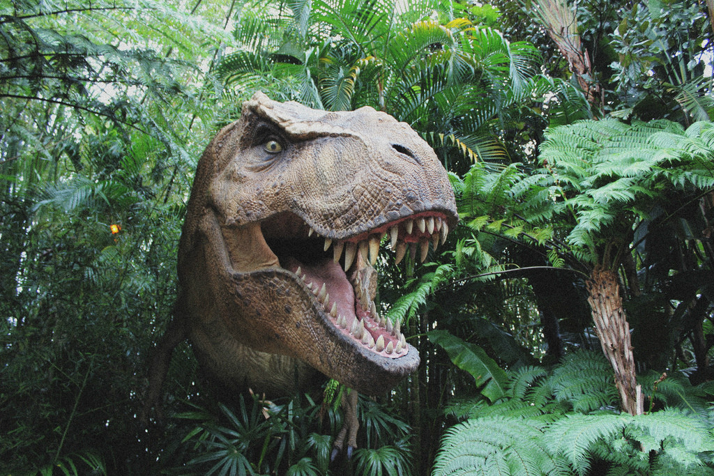 寻找侏罗纪世界中的火山岛，和“驯龙高手”一起拯救史前小短手！