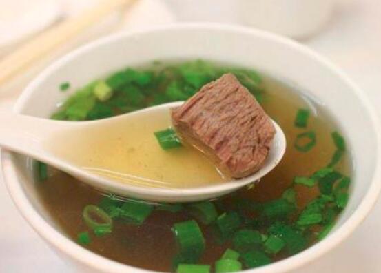 牛肉汤怎么做才能做到色香味俱全,牛肉汤怎么煮好吃又简单